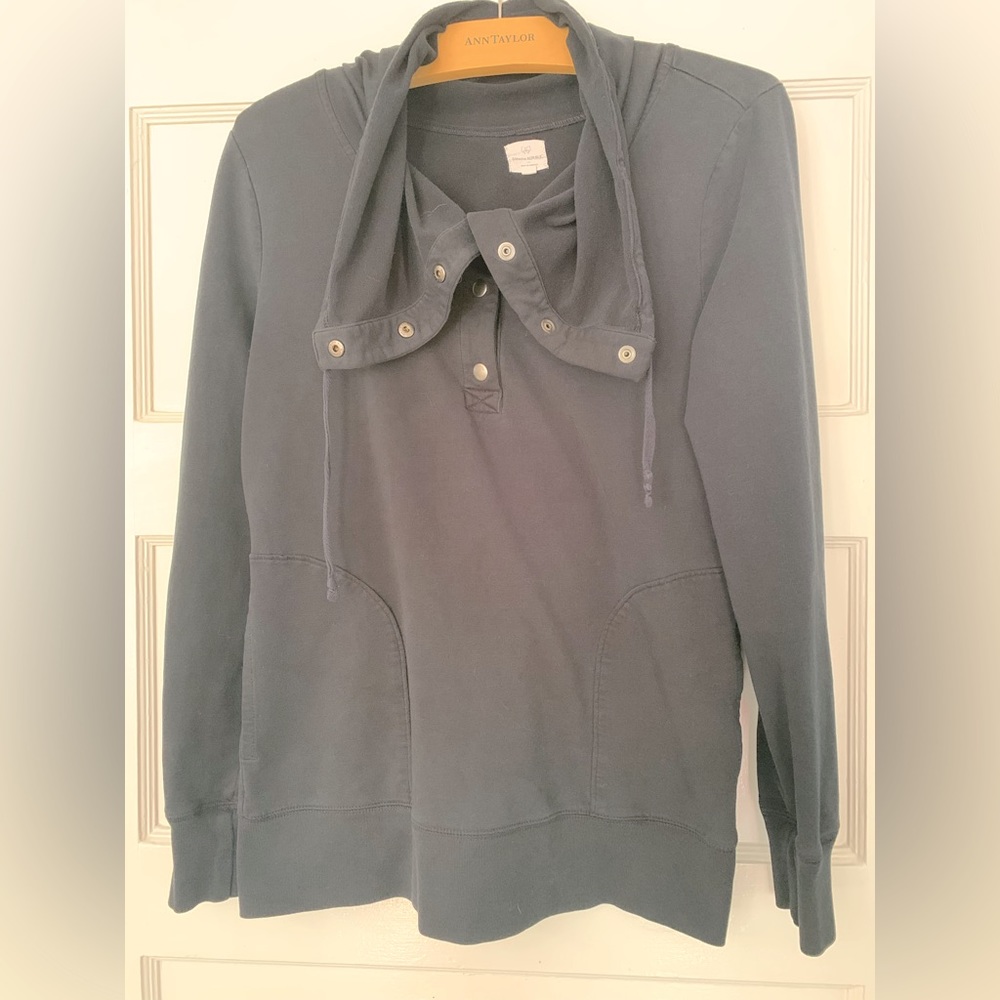 Banana Republic black snap cowl neck sweatshirt, Size M